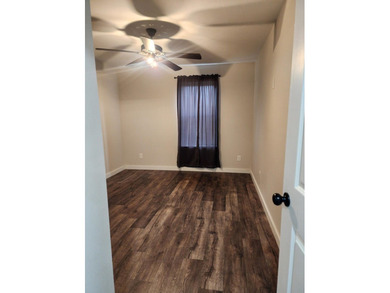 Welcome to this beautiful 3 bedroom, 2 full bath, 2 half bath - photo 17