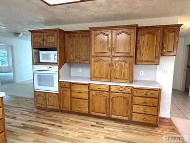 LOCATION LOCATION with water views!!!! This beautifully designed - photo 17