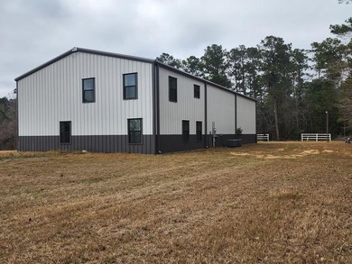 Welcome to this beautiful 3 bedroom, 2 full bath, 2 half bath - photo 18