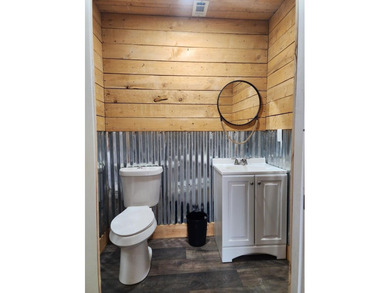 Welcome to this beautiful 3 bedroom, 2 full bath, 2 half bath - photo 21