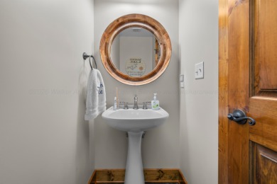 Checks all the boxes well cared for pristine home on a very - photo 27