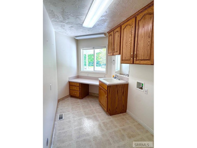 LOCATION LOCATION with water views!!!! This beautifully designed - photo 28
