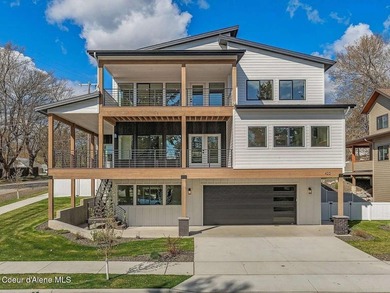 Newly constructed home in the heart of South Sandpoint. Just a - photo 1