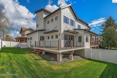 Newly constructed home in the heart of South Sandpoint. Just a - photo 3