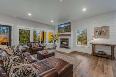 Newly constructed home in the heart of South Sandpoint. Just a - photo 8