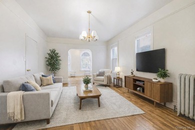 3 Family home in R7 Zoning. Great opportunity to develop this - photo 2