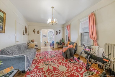 3 Family home in R7 Zoning. Great opportunity to develop this - photo 3