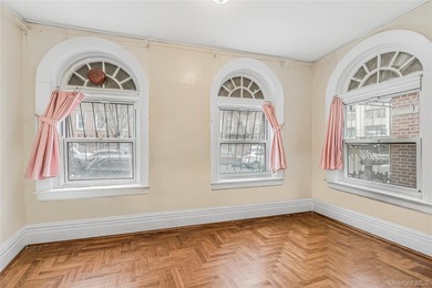 3 Family home in R7 Zoning. Great opportunity to develop this - photo 4