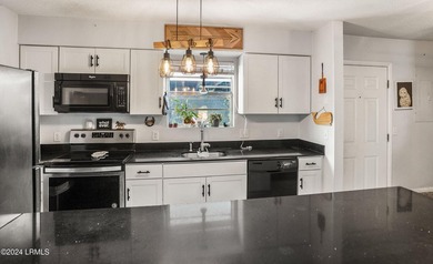 Charming Mossy Oaks home ready for new owners! If you want an - photo 13