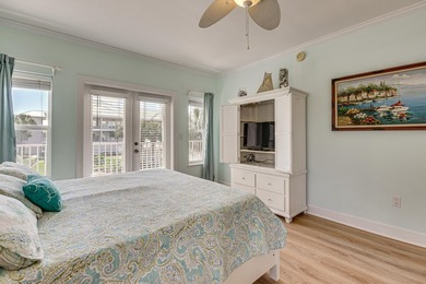 This beautifully maintained 2-bedroom, 2-bath condo is sold - photo 25