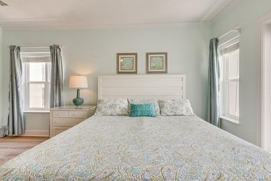 This beautifully maintained 2-bedroom, 2-bath condo is sold - photo 28