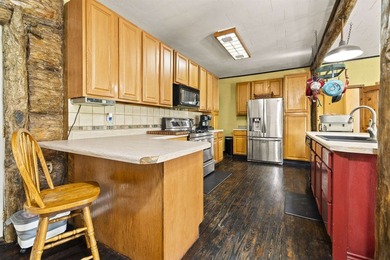 Experience lakeside living with two waterfront lots in the quiet - photo 8