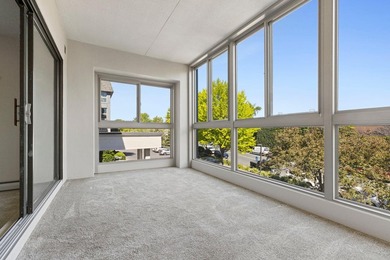 Ideal Location! Enjoy the 50th and France Lifestyle right out - photo 12