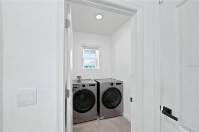 Welcome to this beautifully maintained 3-bedroom, 2-bathroom - photo 13