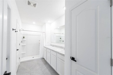 Welcome to this beautifully maintained 3-bedroom, 2-bathroom - photo 22