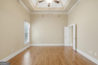 You will love this 6-bedroom home with the primary suite on the - photo 23