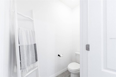 Welcome to this beautifully maintained 3-bedroom, 2-bathroom - photo 23