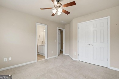 You will love this 6-bedroom home with the primary suite on the - photo 32