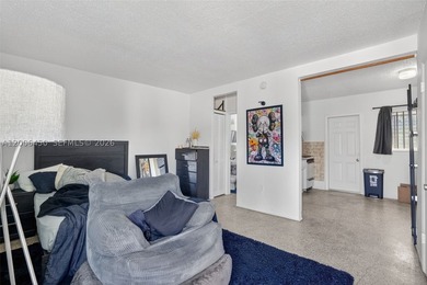 Excellent investment opportunity in Miami. This 5-unit - photo 33
