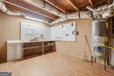 You will love this 6-bedroom home with the primary suite on the - photo 47