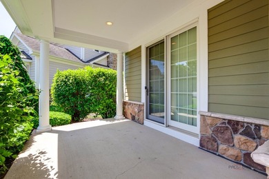 PICTURE-PERFECT CURB APPEAL, 3-CAR GARAGE, PEACEFUL CUL-DE-SAC - photo 3