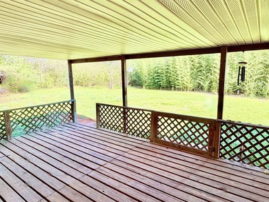 This cozy 3/1/2 (1524 sqft) home has endless possibilities. The - photo 4