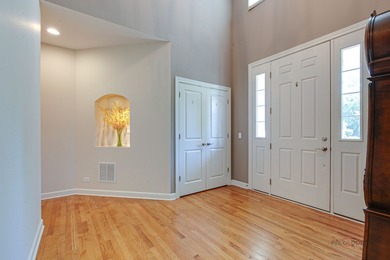 PICTURE-PERFECT CURB APPEAL, 3-CAR GARAGE, PEACEFUL CUL-DE-SAC - photo 4