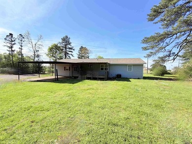 This cozy 3/1/2 (1524 sqft) home has endless possibilities. The - photo 5