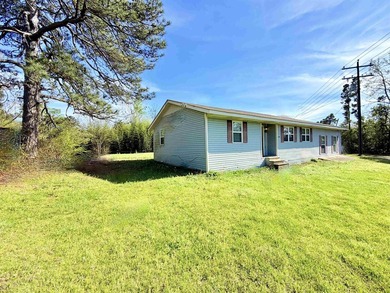 This cozy 3/1/2 (1524 sqft) home has endless possibilities. The - photo 7