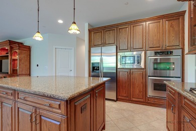 PICTURE-PERFECT CURB APPEAL, 3-CAR GARAGE, PEACEFUL CUL-DE-SAC - photo 10