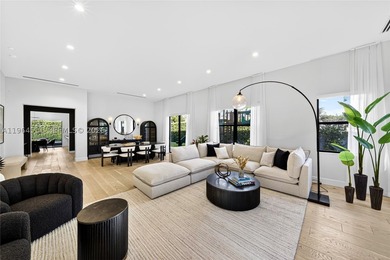 Located in the coveted High Pines, this fully renovated - photo 1