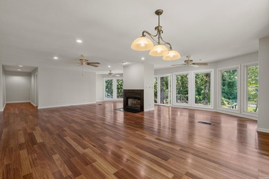 Big views. Big space. Big opportunity. If you've been waiting - photo 12
