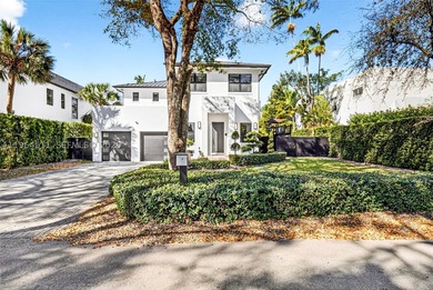 Located in the coveted High Pines, this fully renovated - photo 2