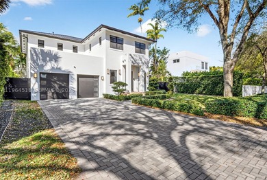Located in the coveted High Pines, this fully renovated - photo 3