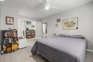 This top floor sunny and open condo with 2 generous bedrooms - photo 16