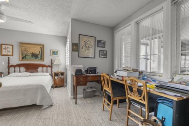 This top floor sunny and open condo with 2 generous bedrooms - photo 17