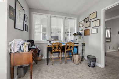 This top floor sunny and open condo with 2 generous bedrooms - photo 21