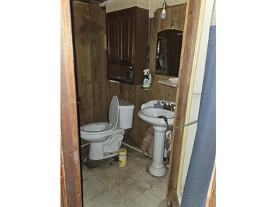 A unique property that had been used for a mechanic shop and - photo 2