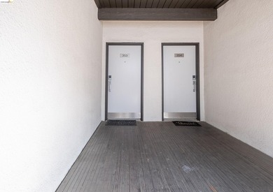 This top floor sunny and open condo with 2 generous bedrooms - photo 29