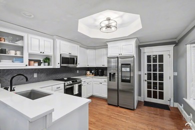 (private lake, pond, creek) Home For Sale in Baldwin City Kansas