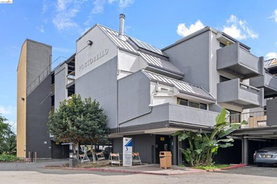 This top floor sunny and open condo with 2 generous bedrooms - photo 39
