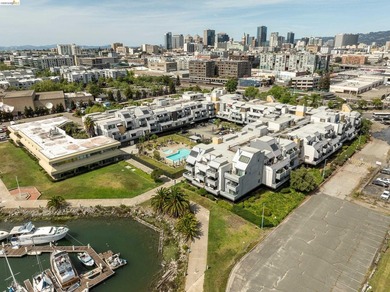 This top floor sunny and open condo with 2 generous bedrooms - photo 43