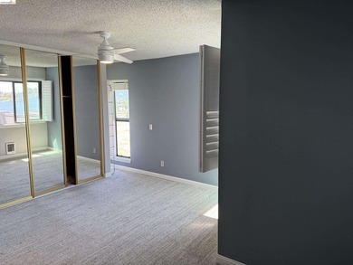 This top floor sunny and open condo with 2 generous bedrooms - photo 56