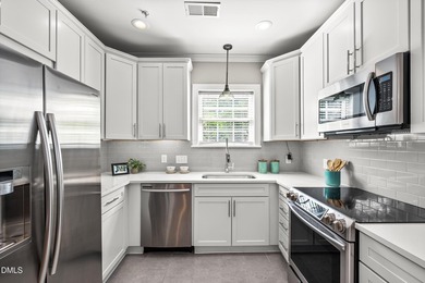 Fantastic opportunity to live within walking distance to - photo 16