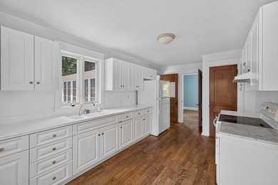 Charming Cape located in the desirable Stone Bridge area of - photo 18