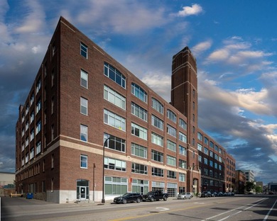 Live in the heart of the North Loop at Tower Lofts. This - photo 19