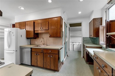 This stunning Victorian showcases remarkable original details - photo 20