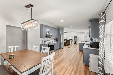 Private 6.75-Acre Retreat with Updated 3BR/2BA Home - Move-In - photo 30