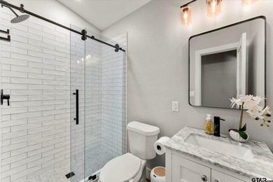 Private 6.75-Acre Retreat with Updated 3BR/2BA Home - Move-In - photo 38