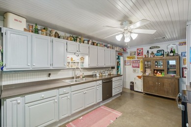 Escape to the peaceful beauty of East Texas with this unique - photo 10
